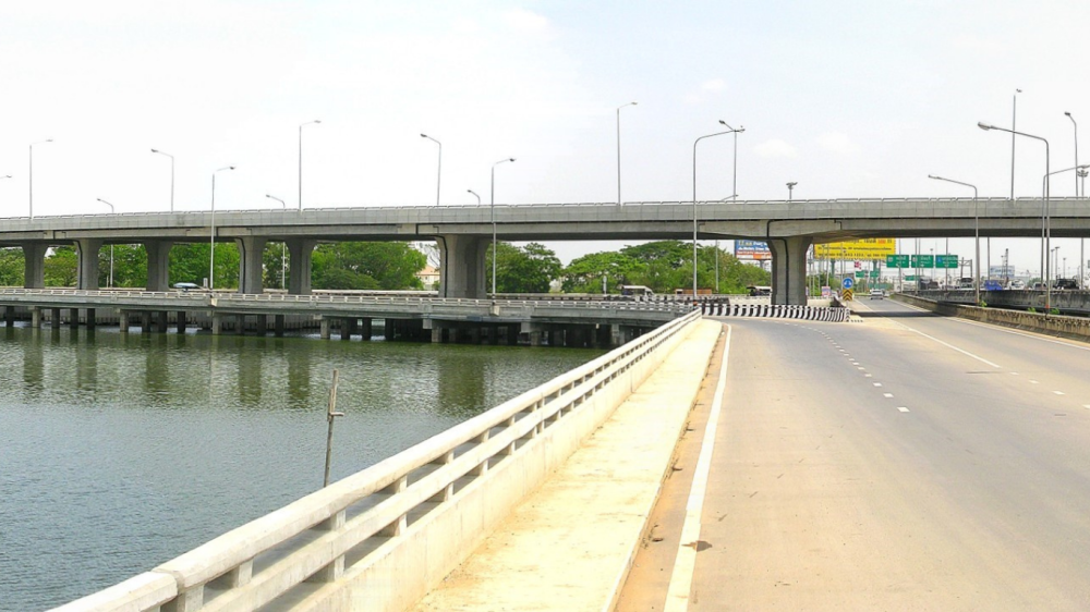 โครงการก่อสร้างทางหลวงรัชดาภิเษก – รามอินทรา (ช่วงทางแยกทางหลวงหมายเลข 351 ถึงทางหลวงหมายเลข 304) 